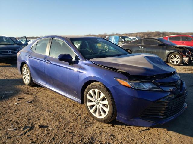 4T1B11HKXJU573091 - 2018 TOYOTA CAMRY L BLUE photo 4