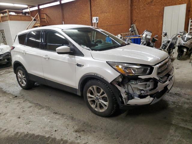 1FMCU9G90HUA90759 - 2017 FORD ESCAPE SE WHITE photo 4