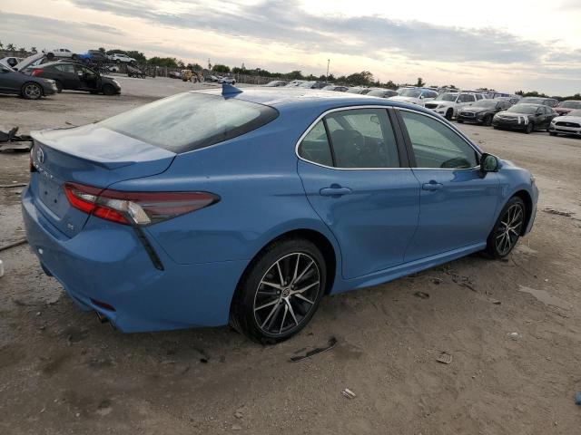 4T1G11AK5PU099334 - 2023 TOYOTA CAMRY SE NIGHT SHADE BLUE photo 3