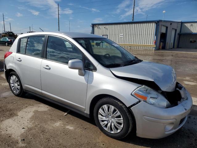 3N1BC1CP2BL493087 - 2011 NISSAN VERSA S SILVER photo 4