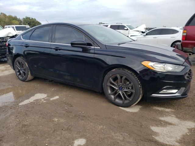 3FA6P0HDXJR200906 - 2018 FORD FUSION SE BLACK photo 4