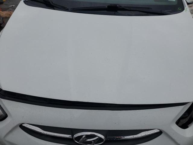 KMHCT5AEXFU230220 - 2015 HYUNDAI ACCENT GS WHITE photo 11