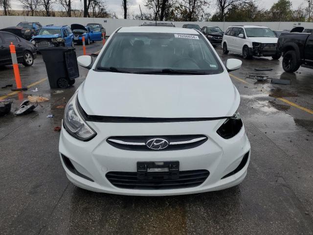 KMHCT5AEXFU230220 - 2015 HYUNDAI ACCENT GS WHITE photo 5