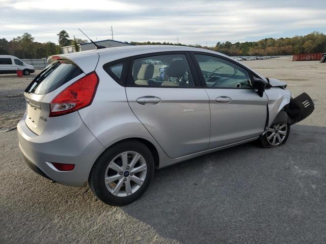 3FADP4EJ2CM164931 - 2012 FORD FIESTA SE SILVER photo 3