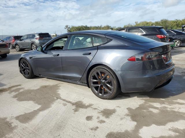 5YJSA1E63MF452735 - 2021 TESLA MODEL S GRAY photo 2