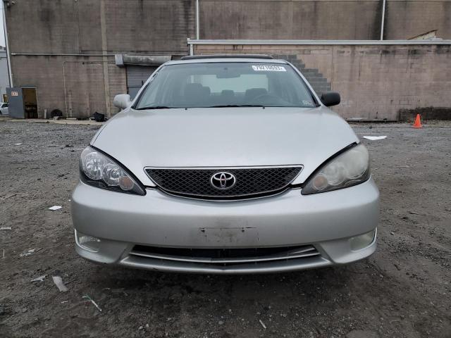 4T1BE32K35U530940 - 2005 TOYOTA CAMRY LE SILVER photo 5
