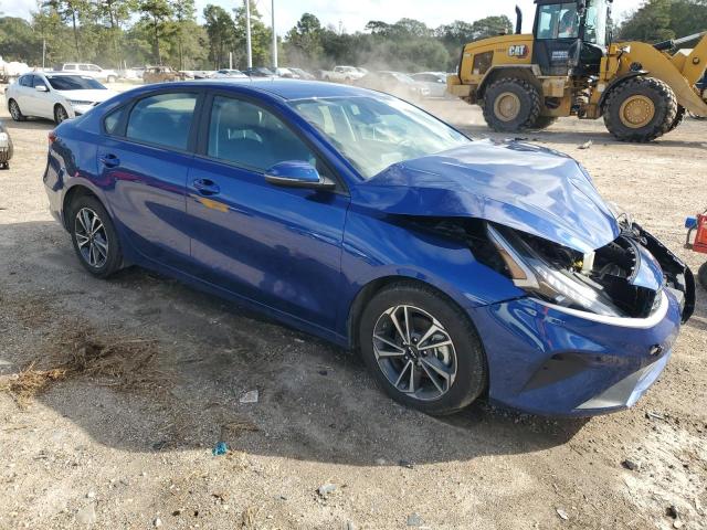 3KPF24AD6PE683725 - 2023 KIA FORTE LX BLUE photo 4