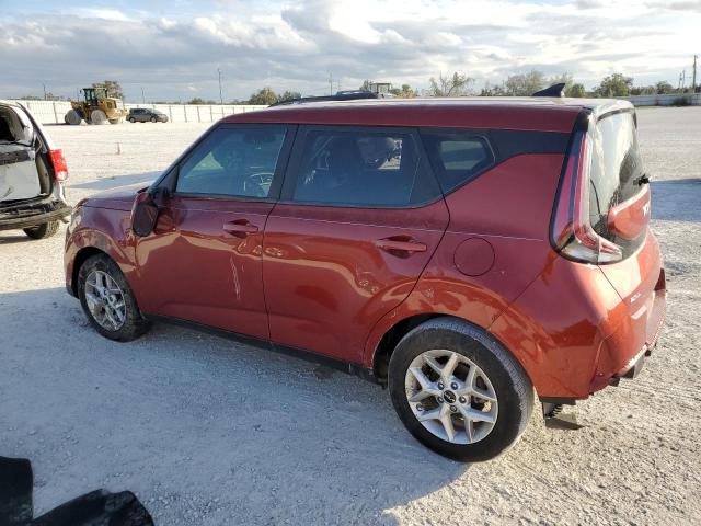 KNDJ23AU1P7850478 - 2023 KIA SOUL LX BURGUNDY photo 2