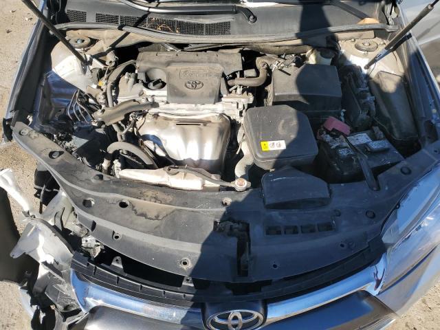 4T1BF1FKXHU782586 - 2017 TOYOTA CAMRY LE SILVER photo 11