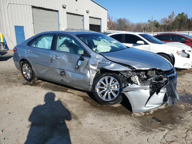 4T1BF1FKXHU782586 - 2017 TOYOTA CAMRY LE SILVER photo 4