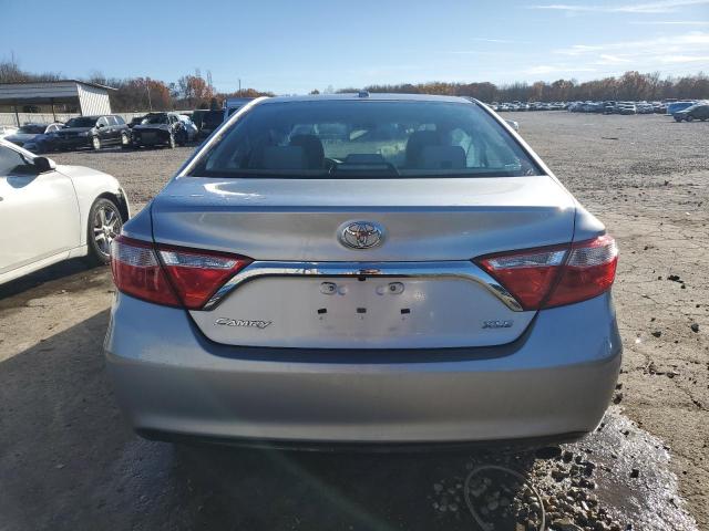 4T1BF1FKXHU782586 - 2017 TOYOTA CAMRY LE SILVER photo 6