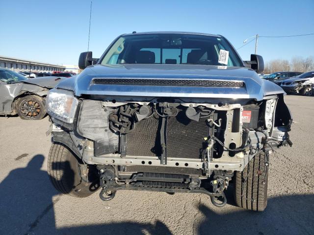 5TFUW5F19GX558993 - 2016 TOYOTA TUNDRA DOUBLE CAB SR/SR5 SILVER photo 5