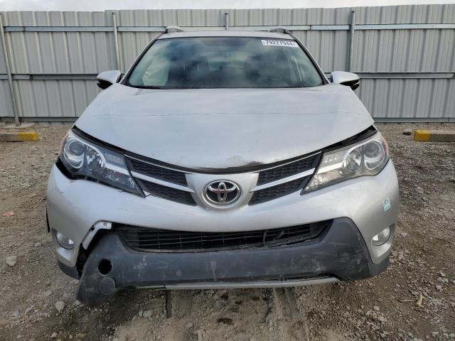 2T3RFREV0FW327498 - 2015 TOYOTA RAV4 XLE WHITE photo 5