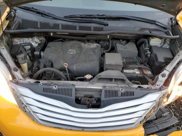 5TDKZ3DC6HS792961 - 2017 TOYOTA SIENNA LE GOLD photo 12