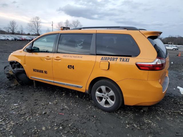 5TDKZ3DC6HS792961 - 2017 TOYOTA SIENNA LE GOLD photo 2