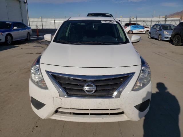 3N1CN7AP2HL822898 - 2017 NISSAN VERSA S WHITE photo 5