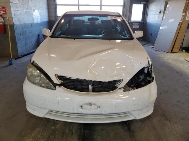 4T1BE30K25U535355 - 2005 TOYOTA CAMRY LE WHITE photo 5