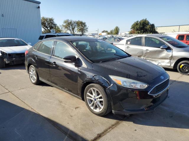 1FADP3F20GL263160 - 2016 FORD FOCUS SE BLACK photo 4