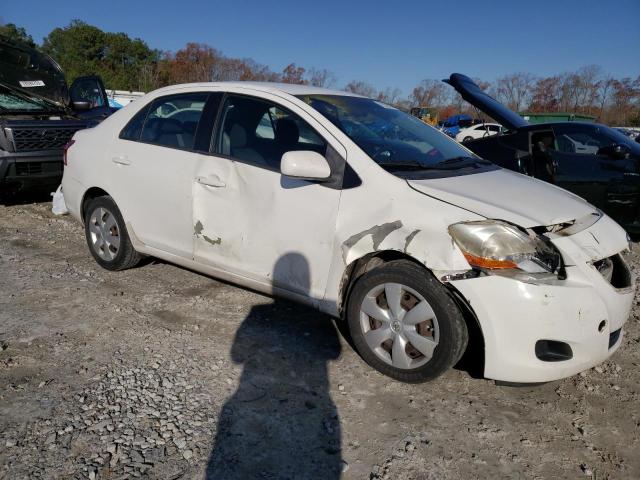 JTDBT923984005665 - 2008 TOYOTA YARIS WHITE photo 4