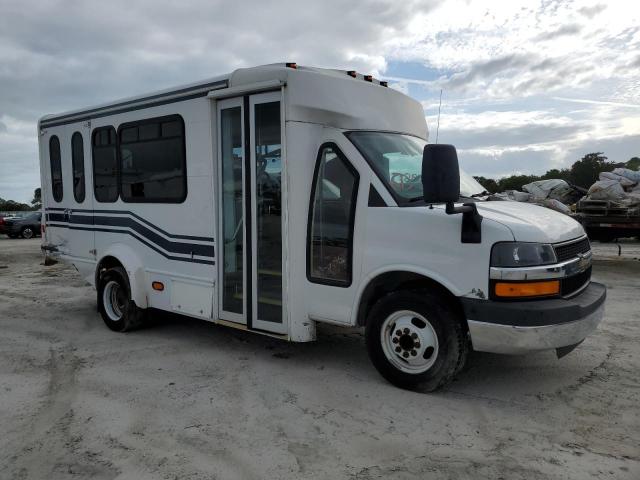 1GB3G2BG7F1287942 - 2015 CHEVROLET EXPRESS G3 WHITE photo 4