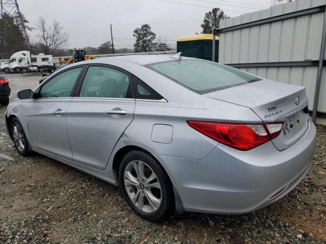 5NPEC4AC4BH127434 - 2011 HYUNDAI SONATA SE SILVER photo 2