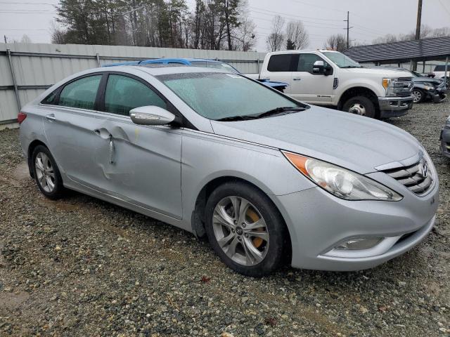 5NPEC4AC4BH127434 - 2011 HYUNDAI SONATA SE SILVER photo 4