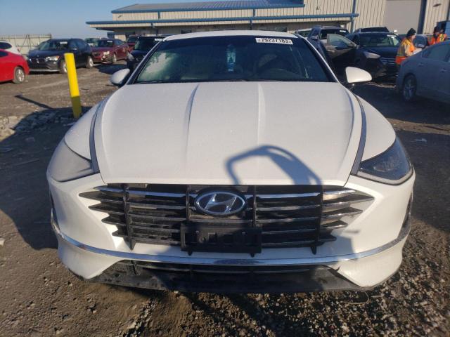 5NPEG4JA7MH079966 - 2021 HYUNDAI SONATA SE WHITE photo 5