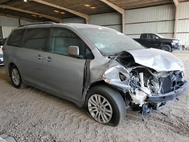 5TDYK3DC6CS264098 - 2012 TOYOTA SIENNA XLE SILVER photo 4