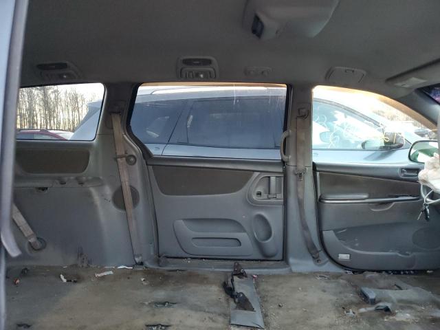 5TDBA23C25S037384 - 2005 TOYOTA SIENNA LE SILVER photo 11