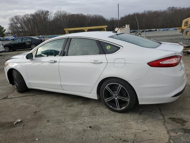 3FA6P0HR4DR350638 - 2013 FORD FUSION SE WHITE photo 2