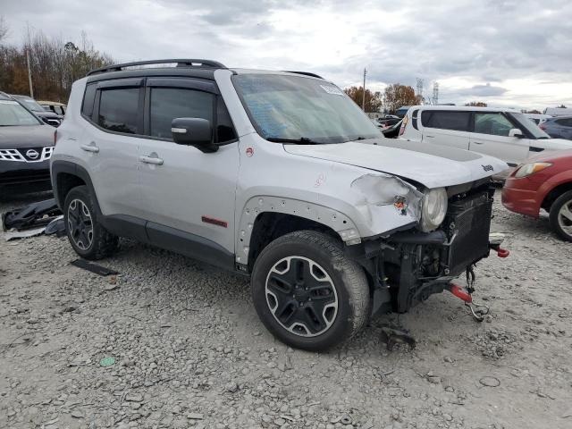 ZACCJBCTXGPE14824 - 2016 JEEP RENEGADE TRAILHAWK SILVER photo 4