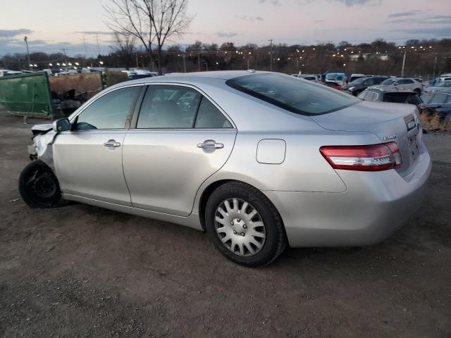 4T1BF3EK8AU049326 - 2010 TOYOTA CAMRY BASE SILVER photo 2