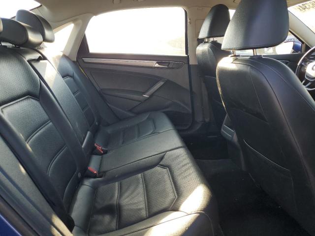 1VWDT7A37HC040478 - 2017 VOLKSWAGEN PASSAT R-LINE Blau Foto 10