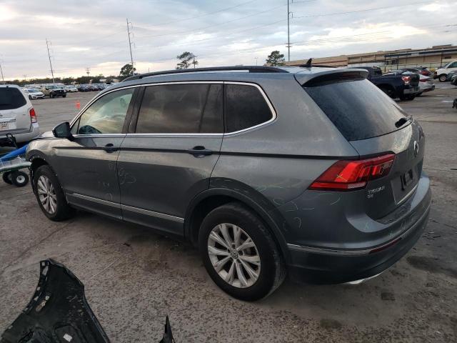 3VV3B7AX9JM029413 - 2018 VOLKSWAGEN TIGUAN SE GRAY photo 2