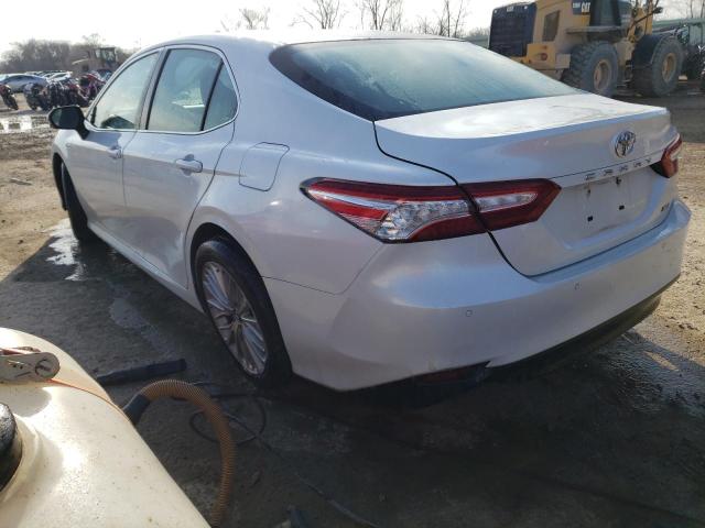 4T1B11HK9JU096427 - 2018 TOYOTA CAMRY L WHITE photo 2