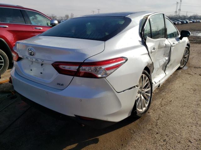 4T1B11HK9JU096427 - 2018 TOYOTA CAMRY L WHITE photo 3