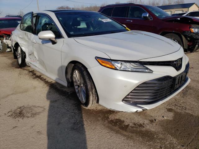 4T1B11HK9JU096427 - 2018 TOYOTA CAMRY L WHITE photo 4