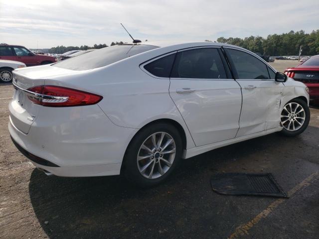 3FA6P0HD6HR365913 - 2017 FORD FUSION SE WHITE photo 3