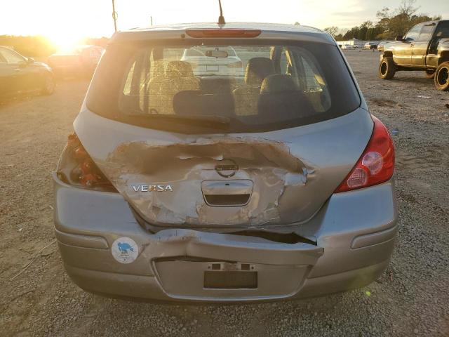 3N1BC13E17L388661 - 2007 NISSAN VERSA S GRAY photo 6