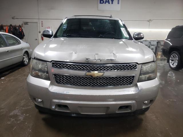 1GNFK16318J227657 - 2008 CHEVROLET SUBURBAN K1500 LS SILVER photo 5