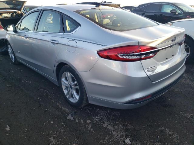 3FA6P0UU2JR254335 - 2018 FORD FUSION S HYBRID SILVER photo 2