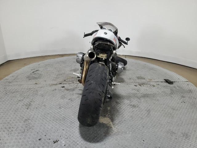 WB10J2304JZ741430 - 2018 BMW R NINE T RACER TWO TONE photo 4