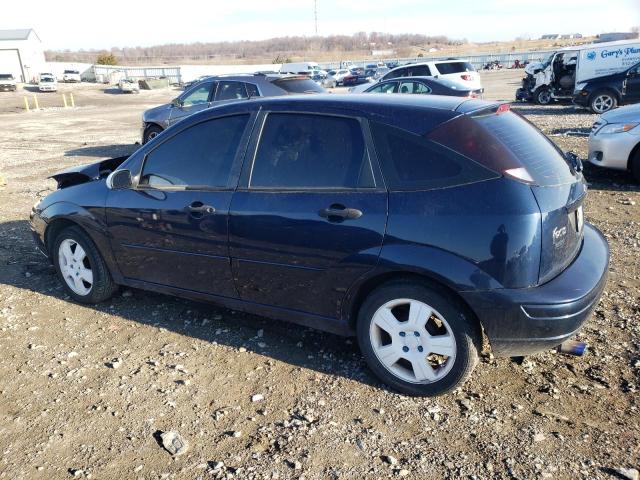 3FAFP37303R193428 - 2003 FORD FOCUS ZX5 BLUE photo 2