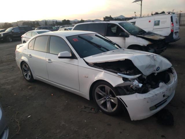 WBANU5C56AC363723 - 2010 BMW 528 I WHITE photo 4