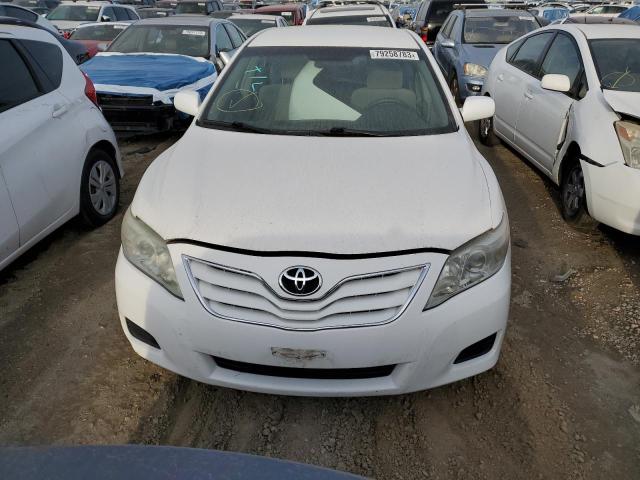 4T1BF3EK8BU634232 - 2011 TOYOTA CAMRY BASE WHITE photo 5