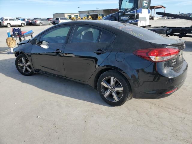 3KPFL4A70JE253008 - 2018 KIA FORTE LX BLACK photo 2