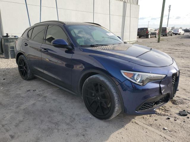 ZASFAKNN5J7B72211 - 2018 ALFA ROMEO STELVIO TI SPORT BLUE photo 4