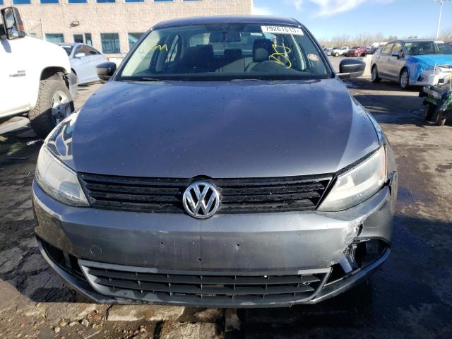 3VW2K7AJXDM410341 - 2013 VOLKSWAGEN JETTA BASE GRAY photo 5