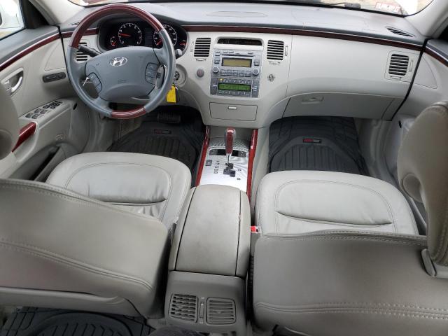 KMHFC46F47A239913 - 2007 HYUNDAI AZERA SE WHITE photo 8