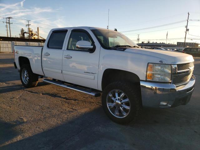 1GC4KYBG4AF102016 - 2010 CHEVROLET SILVERADO K2500 HEAVY DUTY LTZ WHITE photo 4